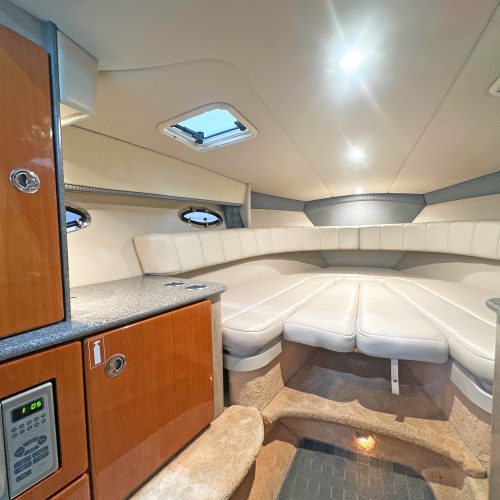 Interior full lounge